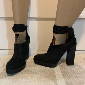 SOLD Kenneth Cole platform black suede ankle boot heels